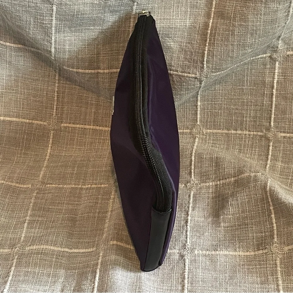 Tumi For Delta Airlines Amenity Toiletry Travel Zipper Bag Empty 6”x8” Purple